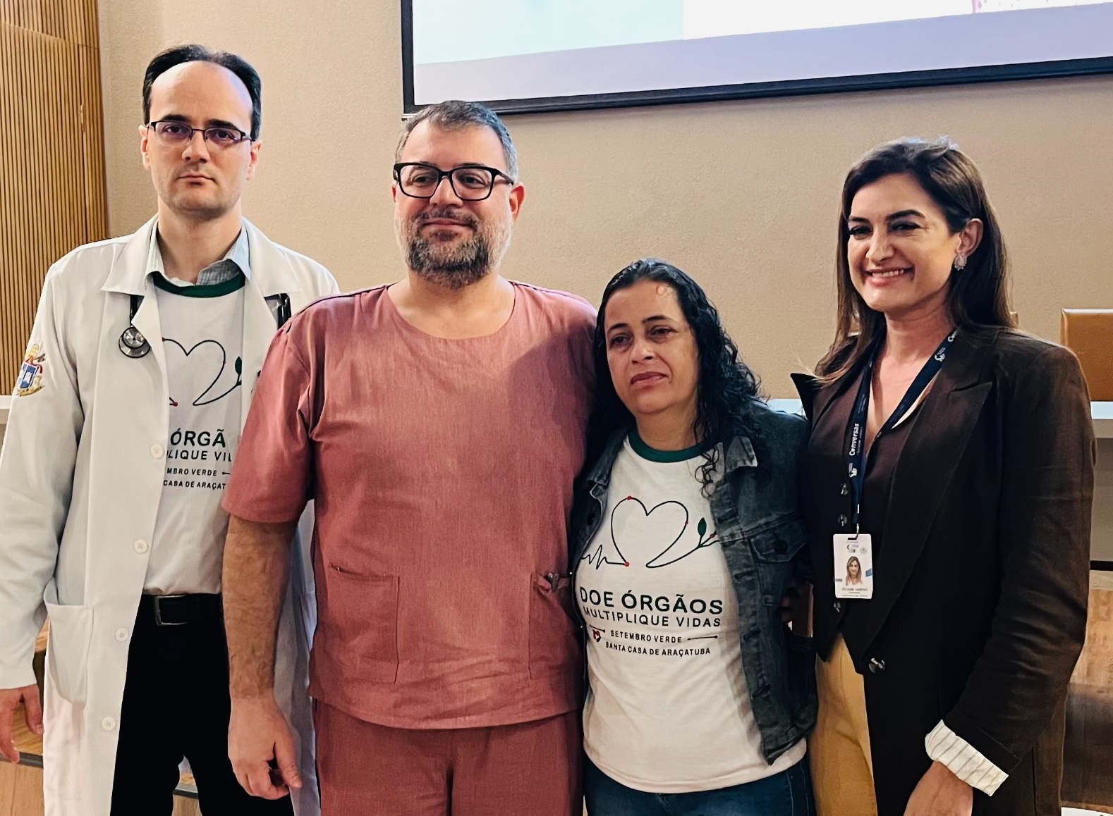 Pacientes transplantados foram homenageados (Foto: Lázaro Jr.)